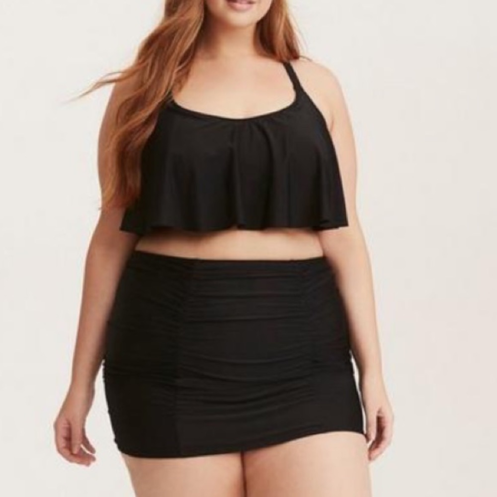 Torrid NWT High-Rise Short Ruched Swim Skirt With Brief